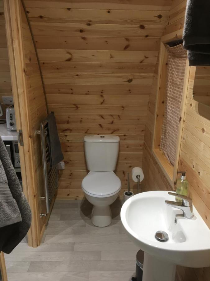 Orchard Luxe Glamping Pod Hotel Dungannon Exterior photo